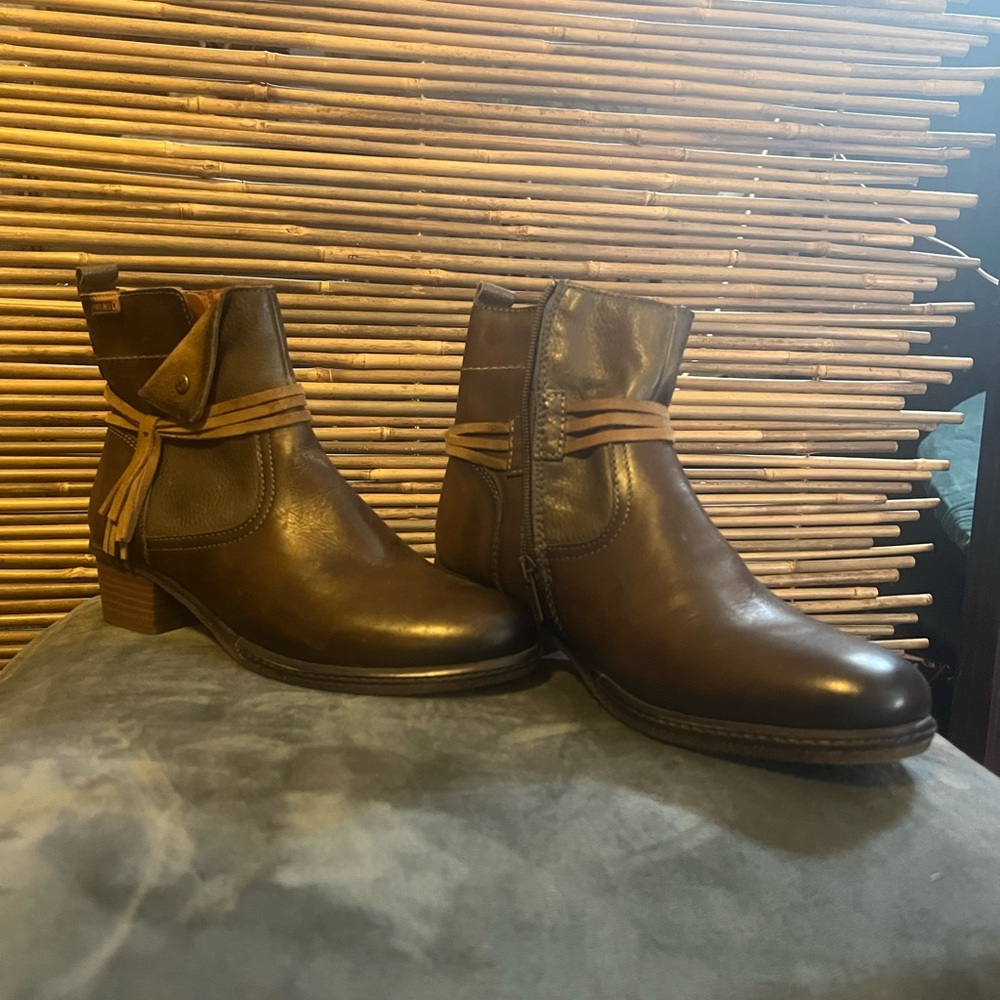 PIKOLINOS Dark Brown Leather Booties